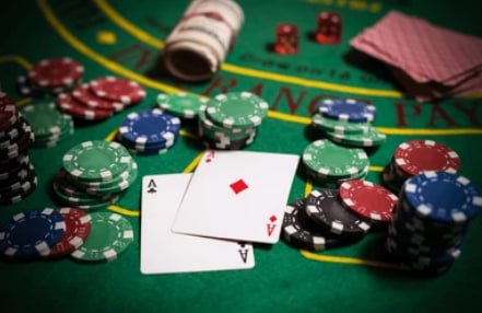 Pengguna memeriksa saldo dan mengajukan permintaan penarikan dana dengan tenang